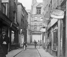 Black Lion Yard, London. Creator: Unknown