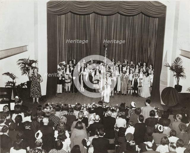Blackface show, singers, 1935 - 1943. Creator: Unknown.
