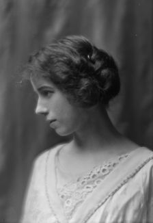 Blair, Sophia, Miss, portrait photograph, 1912 July 5. Creator: Arnold Genthe