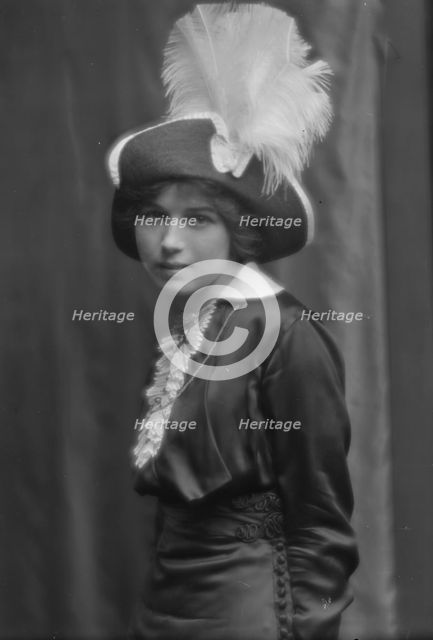 Blair, Sophia, Miss, portrait photograph, 1912 July 5. Creator: Arnold Genthe.