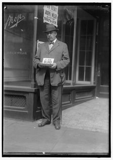 Blind man, between 1914 and 1918. Creator: Harris & Ewing