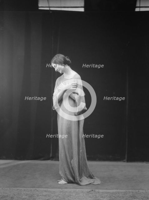 Block, Stella, Miss, 1919 or 1920. Creator: Arnold Genthe.