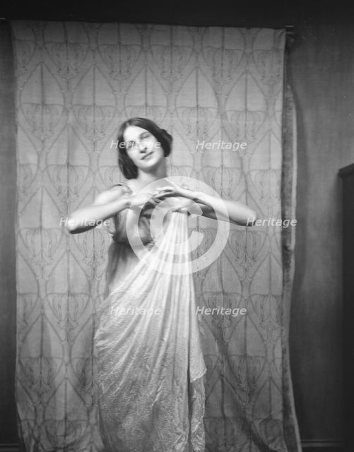 Block, Stella, Miss, 1920 Sept. 3. Creator: Arnold Genthe.