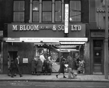 Blooms Restaurant, Kosher restaurant, Golder's Green, London. Creator: Unknown