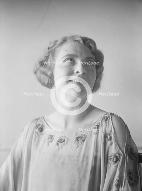 Blossom, Thelma, Miss, portrait photograph, 1922 Sept. 8. Creator: Arnold Genthe.