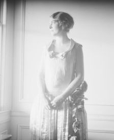 Blossom, Thelma, Miss, portrait photograph, 1922 Sept. 8. Creator: Arnold Genthe