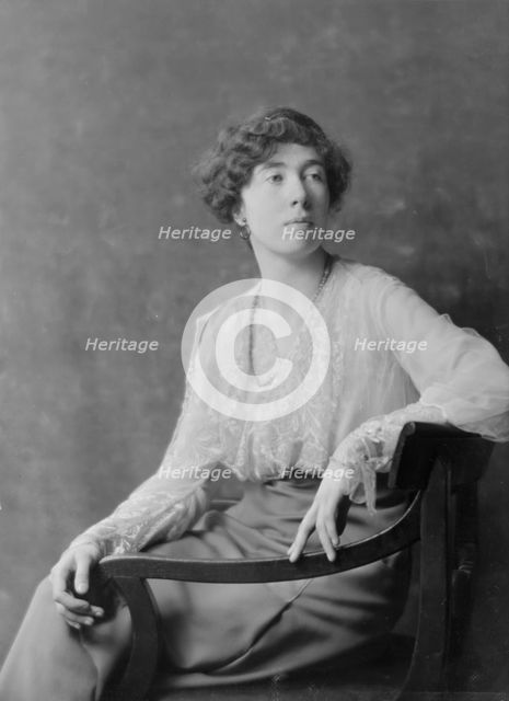 Bruce, M., Miss, portrait photograph, 1917 Apr. 17. Creator: Arnold Genthe.