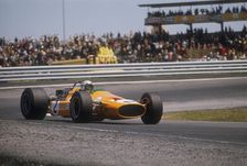 Bruce McLaren's McLaren-Ford, Spanish Grand Prix, Jarama, Madrid, 1968