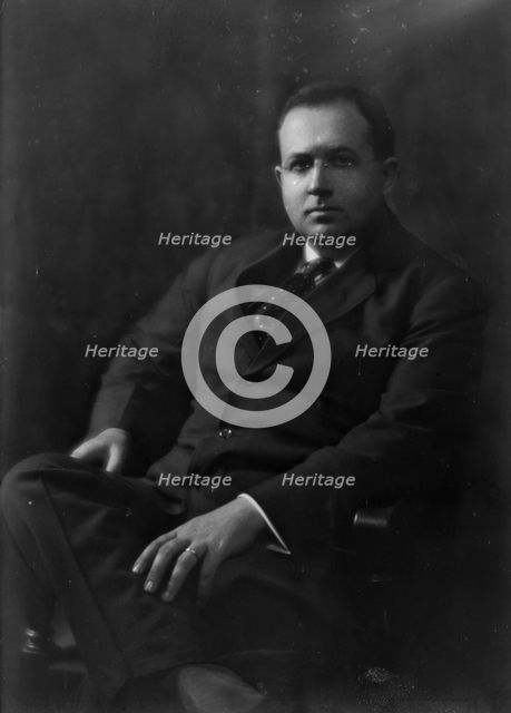 Bruce, Ned, Mr., portrait photograph, (1915?). Creator: Arnold Genthe.