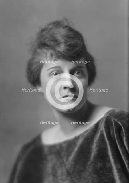 Bruback, Jessie, Miss, portrait photograph, 1914 Apr. 16. Creator: Arnold Genthe.