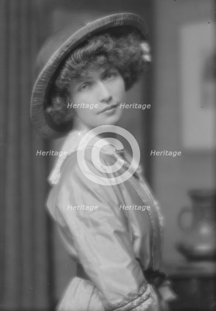 Bruguie`re, Peder, 2nd, Mrs., portrait photograph, 1912 Apr. 11. Creator: Arnold Genthe.