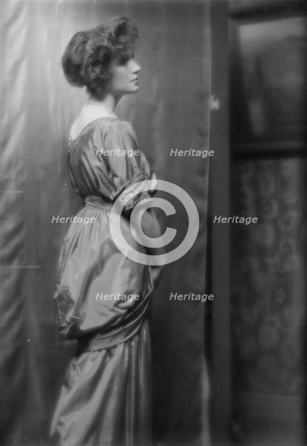 Bruguie`re, Peder, 2nd, Mrs., portrait photograph, 1912 Apr. 11. Creator: Arnold Genthe.