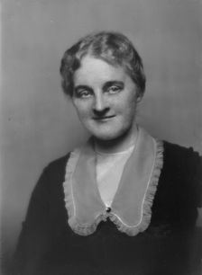 Bruere, Martha, Miss, portrait photograph, 1917 Oct. 22. Creator: Arnold Genthe