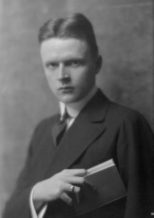 Brackett, Charles W., Mr., portrait photograph, 1915. Creator: Arnold Genthe