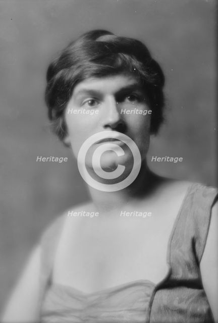 Braden, Adele, Miss, portrait photograph, 1915 Nov. 5. Creator: Arnold Genthe.