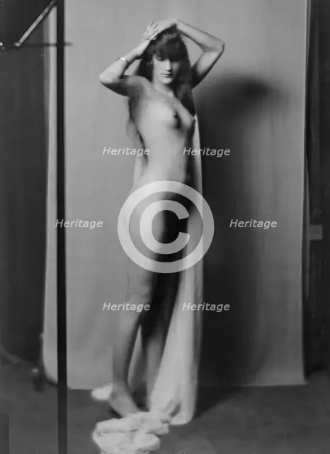 Bradley, Ruth, Miss, portrait photograph, not before 1916. Creator: Arnold Genthe.