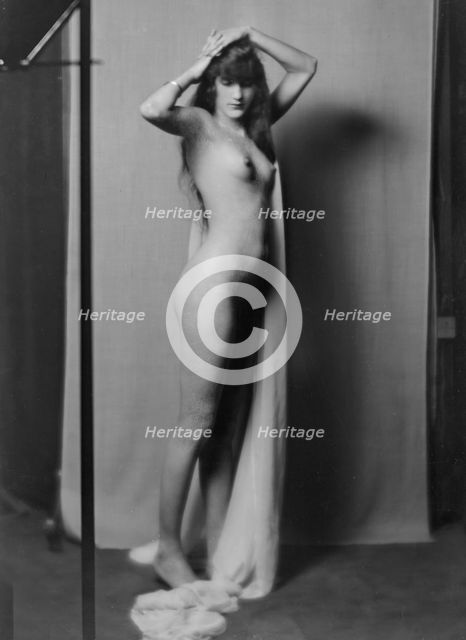 Bradley, Ruth, Miss, portrait photograph, not before 1916. Creator: Arnold Genthe.
