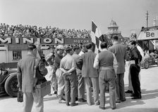 BRDC 500 Mile Race, Brooklands, 1937. Artist: Bill Brunell