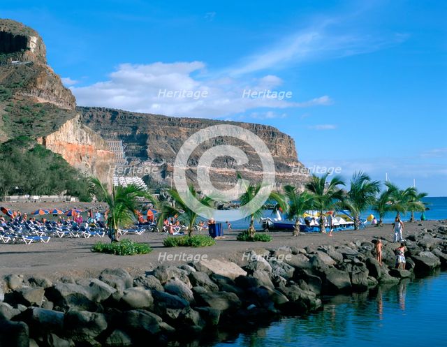 Breakwater, Puerto de Mogan, Gran Canaria, Canary Islands. Creator: Peter Thompson.