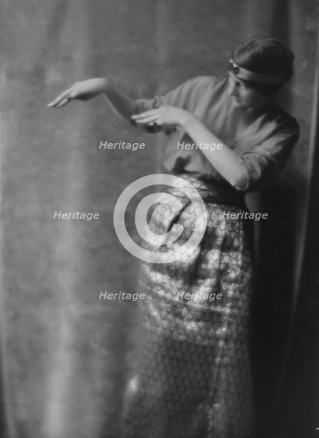 Breese, Frances, Miss, portrait photograph, 1914 Apr. 20. Creator: Arnold Genthe.