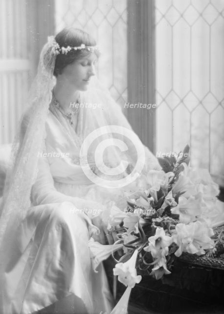 Breese wedding, portrait photograph, 1915. Creator: Arnold Genthe.