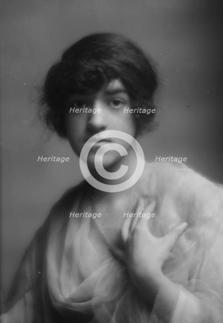 Breitung, Juliet, Miss, portrait photograph, between 1913 and 1942. Creator: Arnold Genthe.
