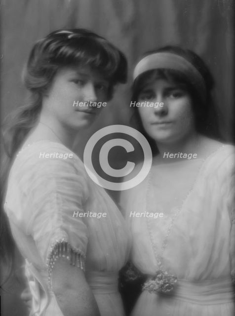 Brenon, Juliet and Aileen, Misses, portrait photograph, 1912 or 1913. Creator: Arnold Genthe.