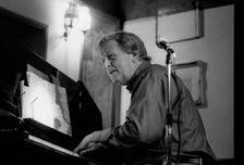 Brian Dee, Watermill Jazz Club, Dorking, Surrey, June 2000. Artist: Brian O'Connor