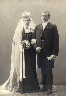 Bridal couple, Landskrona, Sweden, 1910