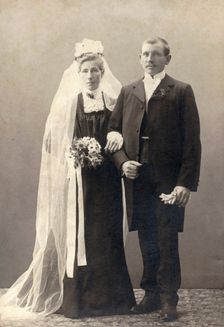 Bridal couple, Landskrona, Sweden, 1910. Creator: Unknown