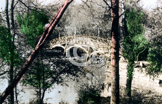 Bridge over the River Thames at Nuneham Courtenay, Oxfordshire, 1926.Artist: Cavenders Ltd
