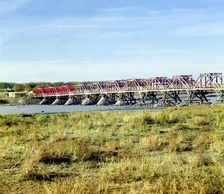 Bridge beyond the rapids, over the Syr-Darya from the right bank, Golodnaia..., between 1905-1915. Creator: Sergey Mikhaylovich Prokudin-Gorsky