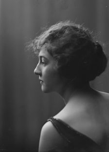 Bridges, C., Miss, portrait photograph, 1917 Apr. 18. Creator: Arnold Genthe