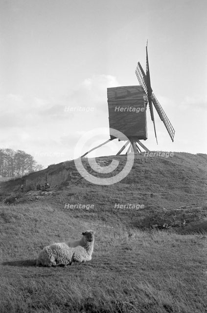 Brill Windmill, Buckinghamshire, 1934. Artist: HES Simmons.