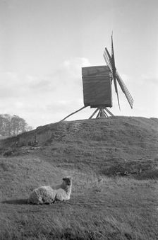 Brill Windmill, Buckinghamshire, 1934. Artist: HES Simmons