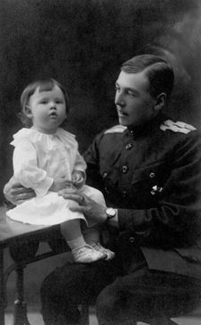 Briner Felix Yulievich with his daughter Irina, 1919. Creator: Unknown