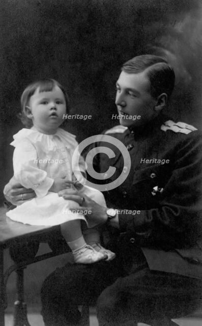 Briner Felix Yulievich with his daughter Irina, 1919. Creator: Unknown.