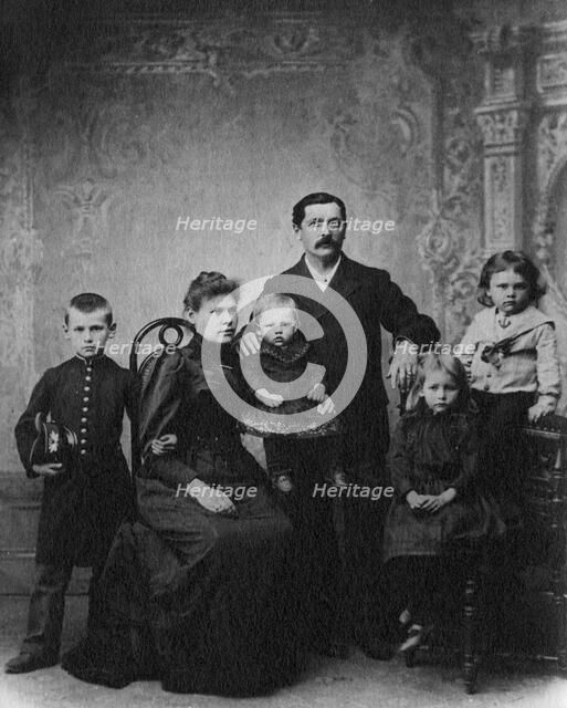 Briner Yuliy Ivanovich with his wife Natalya Iosifovna, sons Leonid, Felix, Boris and..., 1892. Creator: Unknown.