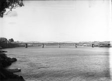 Brisbane - Victoria Bridge (looking South), 1910. Creator: Unknown
