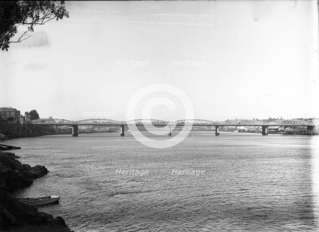 Brisbane - Victoria Bridge (looking South), 1910. Creator: Unknown.