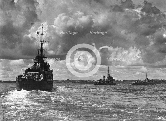 British warships entering Sydney harbour, Australia, 1945. Artist: Unknown