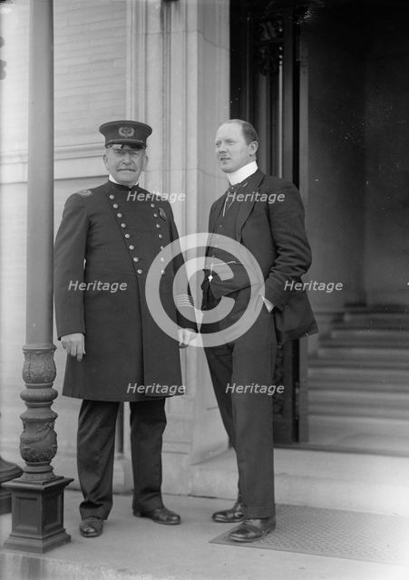 British Commission To U.S. - Inspector D.O. O'Donnell Talking To D.C. Policeman, 1917. Creator: Harris & Ewing.