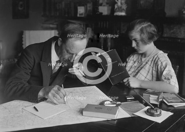 British motoring photographer Bill Brunell with his rally driver daughter Kitty, c1930. Artist: Bill Brunell.