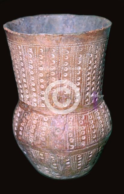 British Neolithic beaker from Lambourne, Berkshire, England. Artist: Unknown