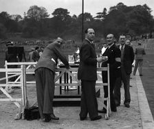 British racing driver Goldie Gardner at the Imperial Trophy race, Crystal Palace, 1939. Artist: Bill Brunell