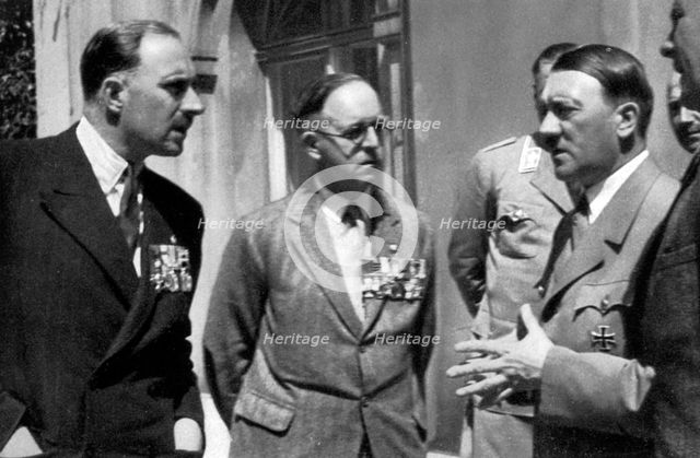 British soldiers talking with Adolf Hitler, 1936. Artist: Unknown