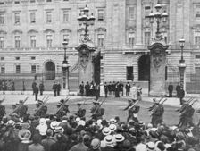 British soldiers marching past Buckingham Palace, London, August 1914
