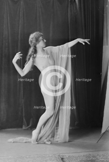 Broglie, Jean, Miss, portrait photograph, 1918 Apr. 18. Creator: Arnold Genthe.