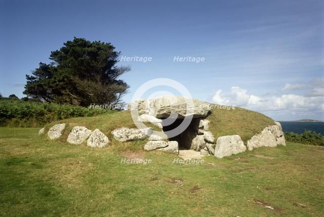 Bronze Age burial chamber, Innisidgen, St Mary's, Isle of Scilly, Cornwall, 2010. Artist: Historic England Staff Photographer.