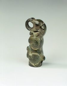 Bronze finial in the shape of an animal, Eastern Zhou dynasty, China, 5th century BC